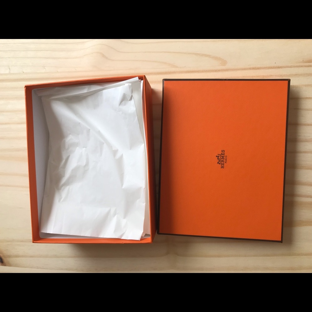 Hermès orange gift box
